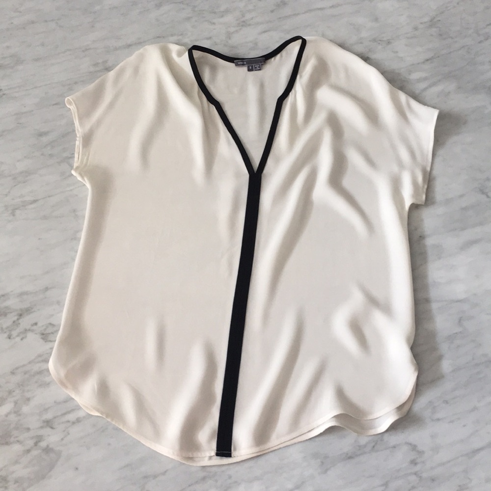 Vince black and white v neck top blouse S